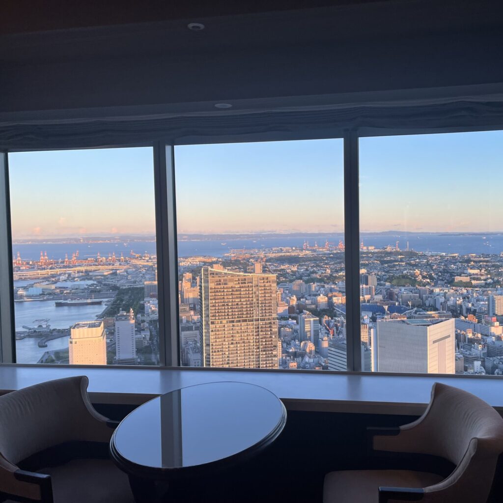 客室から見える夕暮れがエモすぎる!