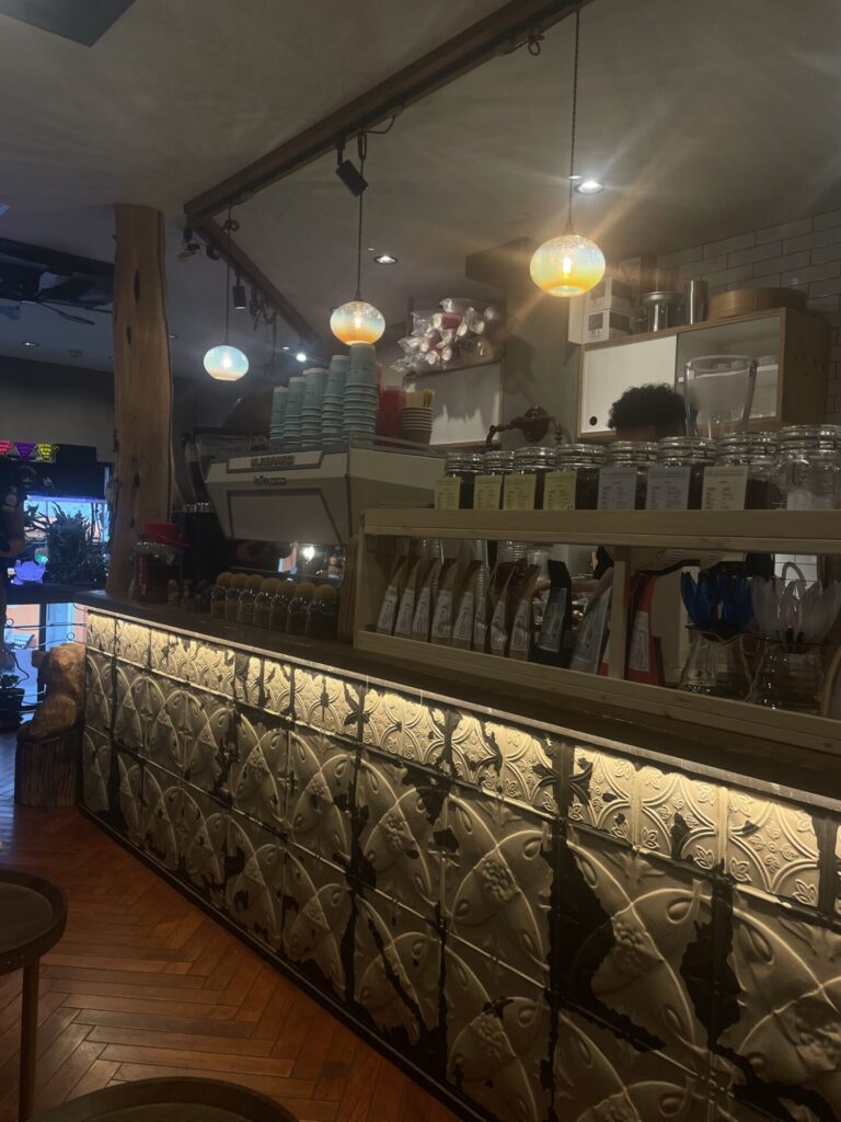 マーメイドコーヒー池袋本店受付カウンター