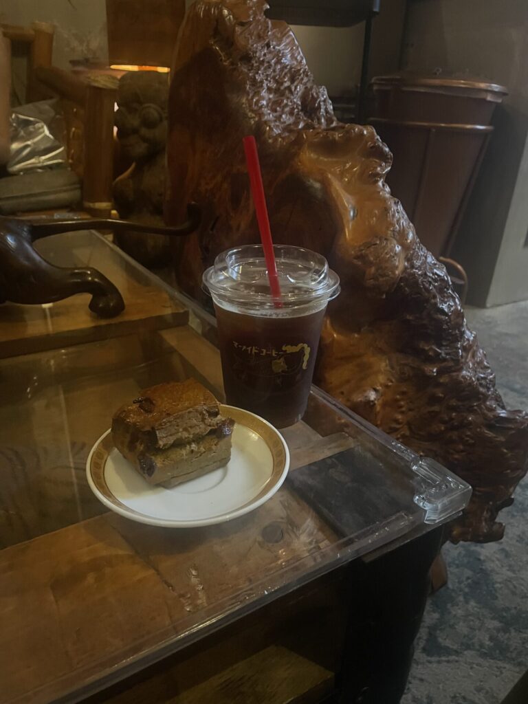 ほうじ茶スコーンとブレンドコーヒー