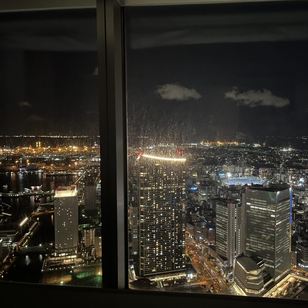 客室から見える夜景は、圧巻!