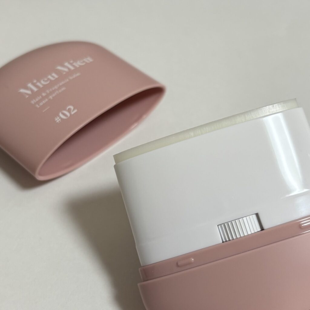 気になるアホ毛に