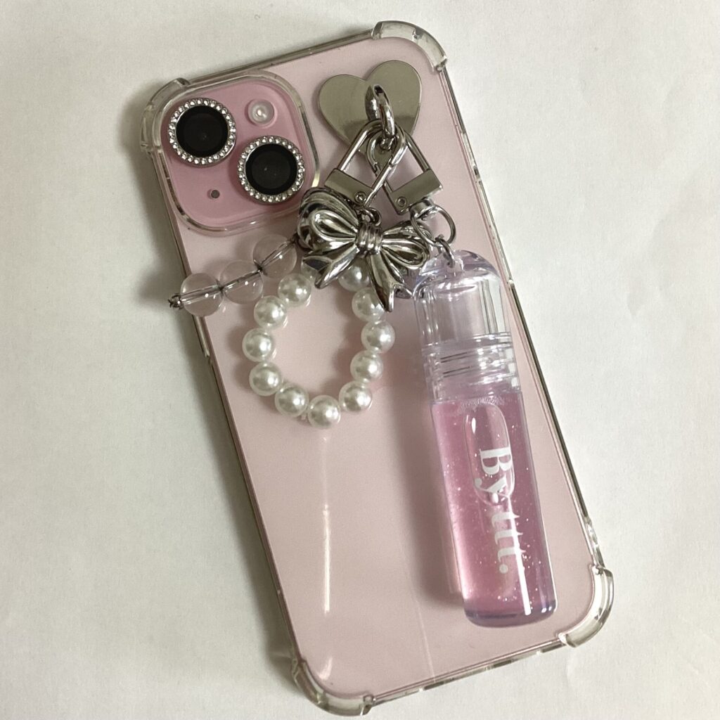 スマホに着けるキーチェーンとして持ち運ぶ