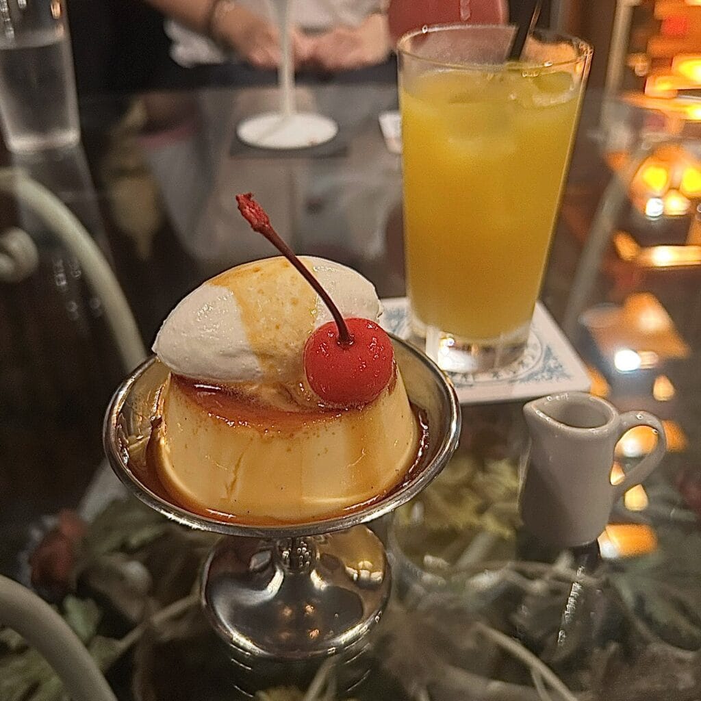 レトロプリンとオレンジジュース