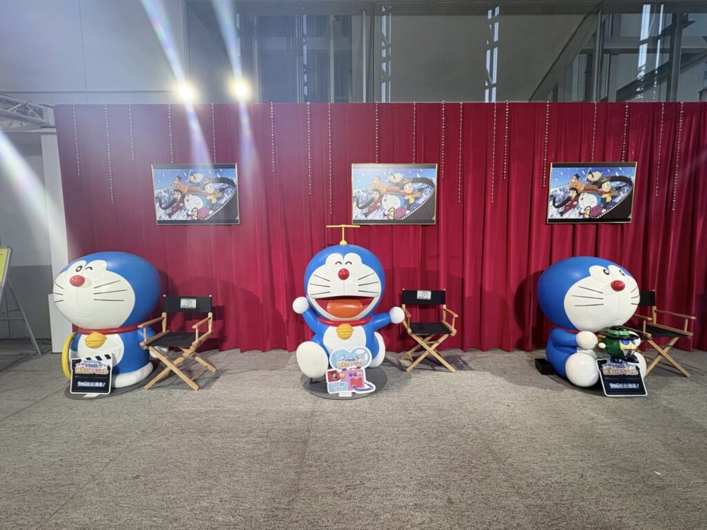 映画のワンシーンを切り取ったパネルがあります。