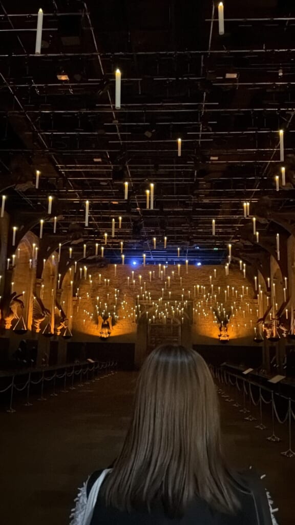 大広間のキャンドル