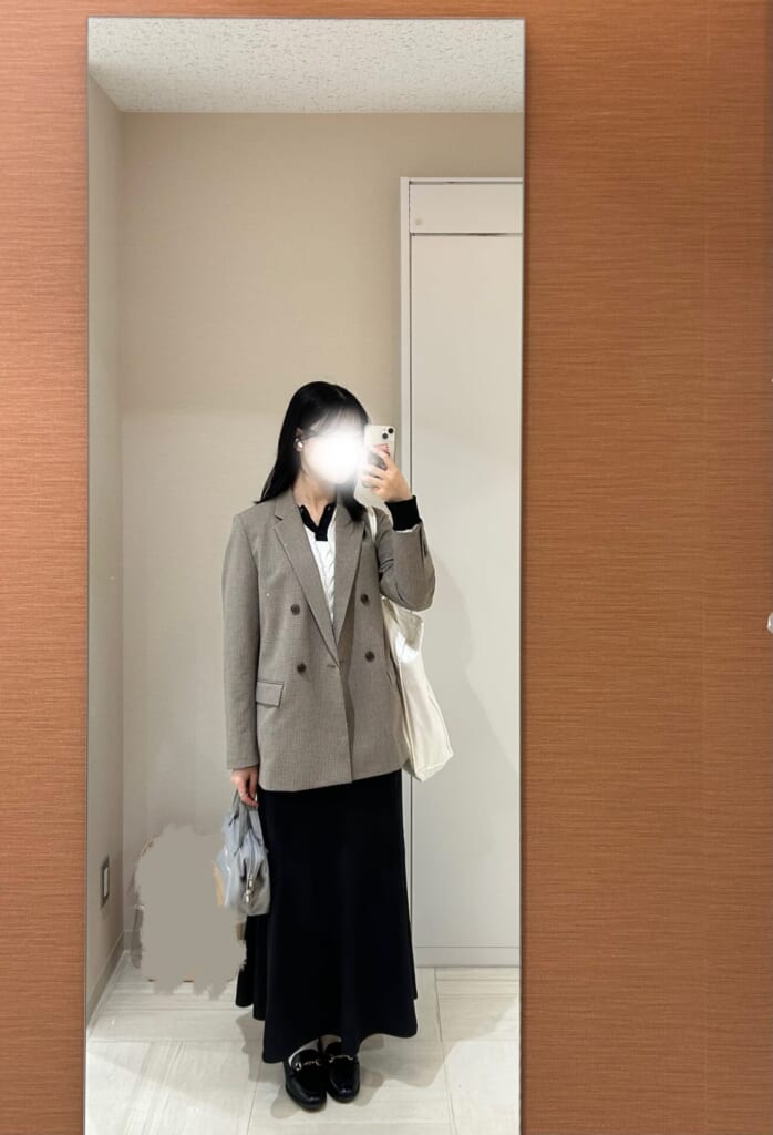 UNIQLOジャケット　全身写真