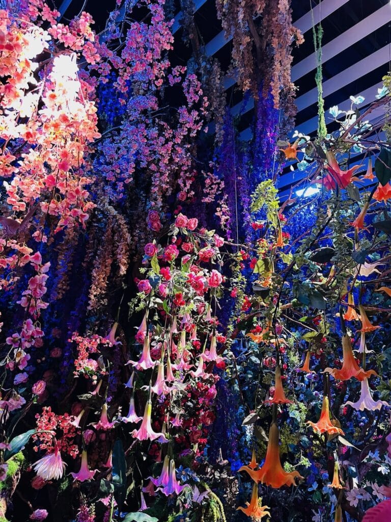 蜷川実花を象徴するお花の深淵