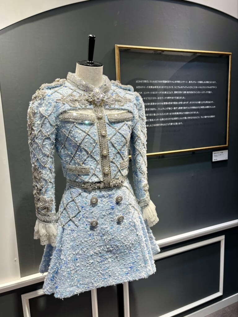 宮脇咲良卒業コンサートのツイード衣装