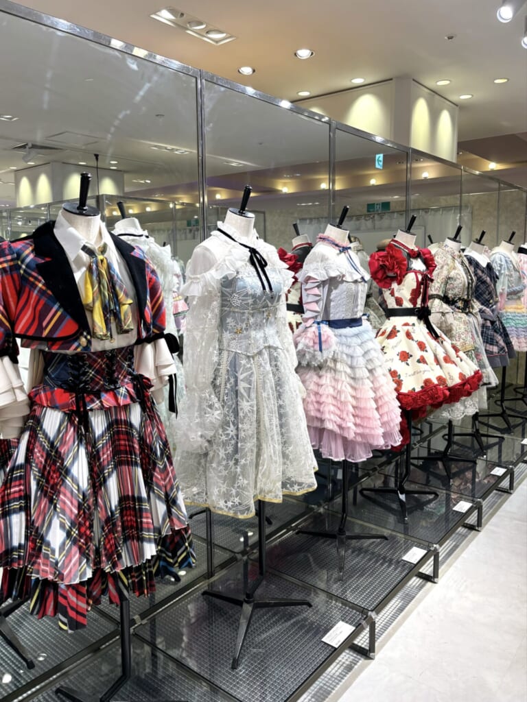 渡辺麻友さんの歴代衣装