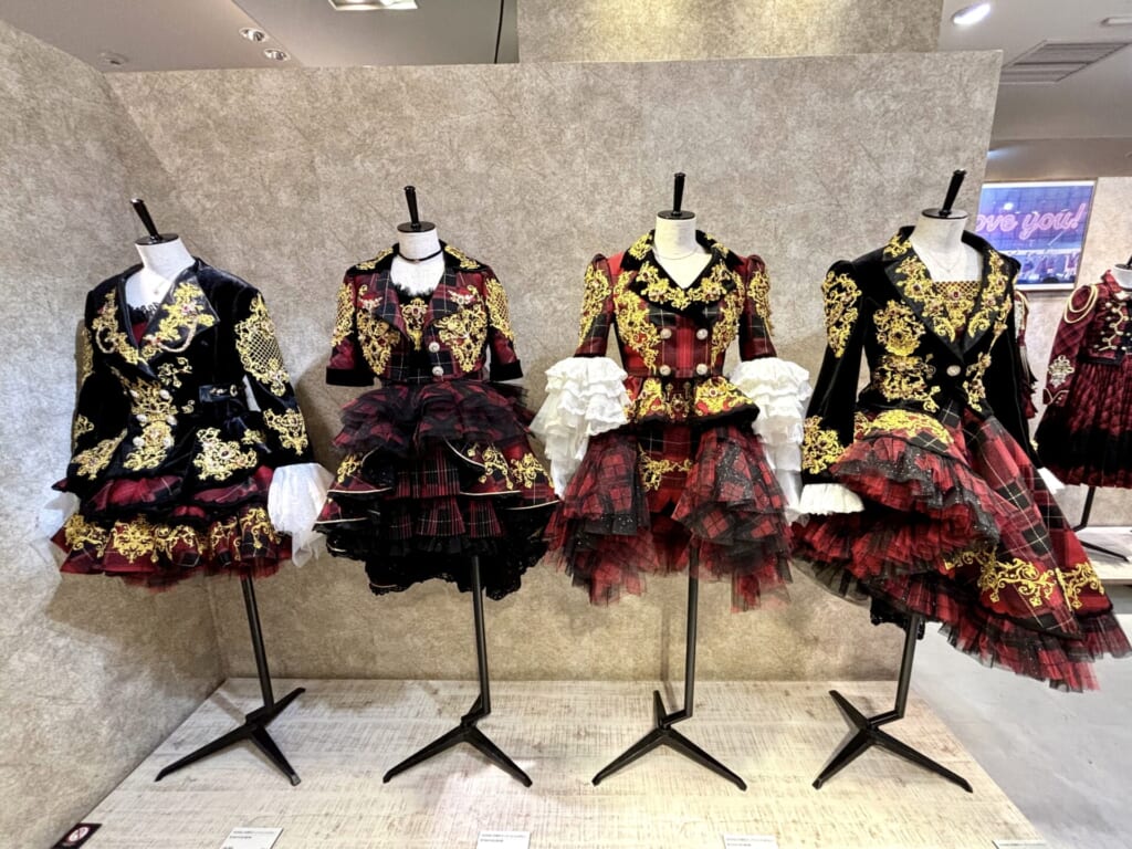 第76回紅白歌合戦の卒業メンバーの衣装