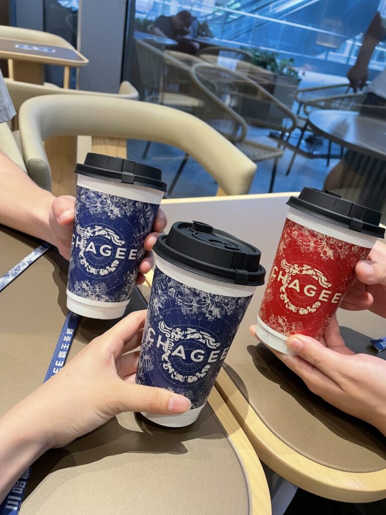 霸王茶姬　CHAGEE　ドリンク　見た目