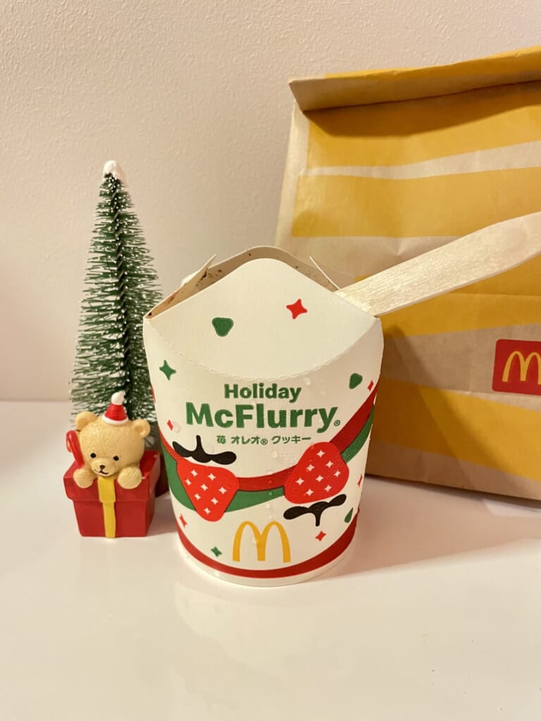 マックフルーリー苺オレオクッキー