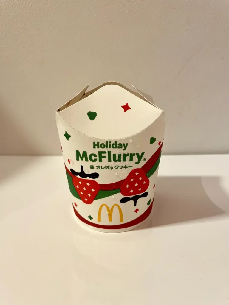 マックフルーリーのパッケージに苺の絵