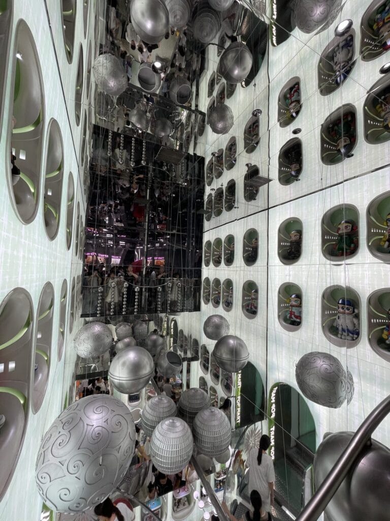 上海 南京路 ポップマート 店内