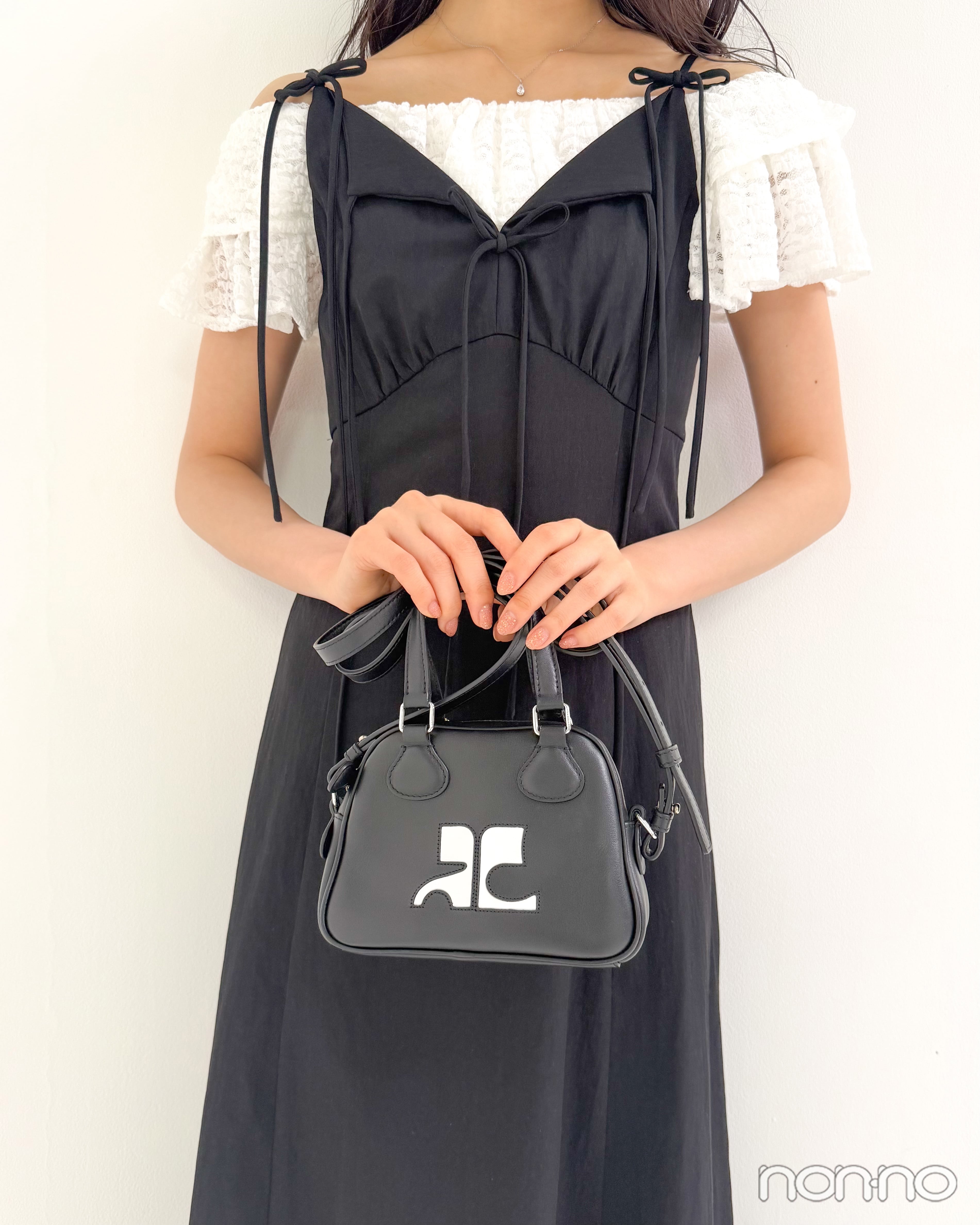 林芽亜里私物の黒いバッグ