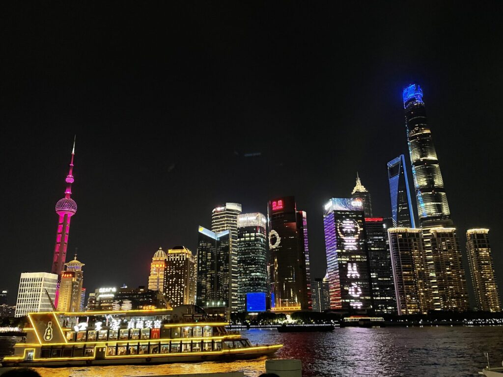 外灘　夜景　黄浦江　上海タワー　遊覧船