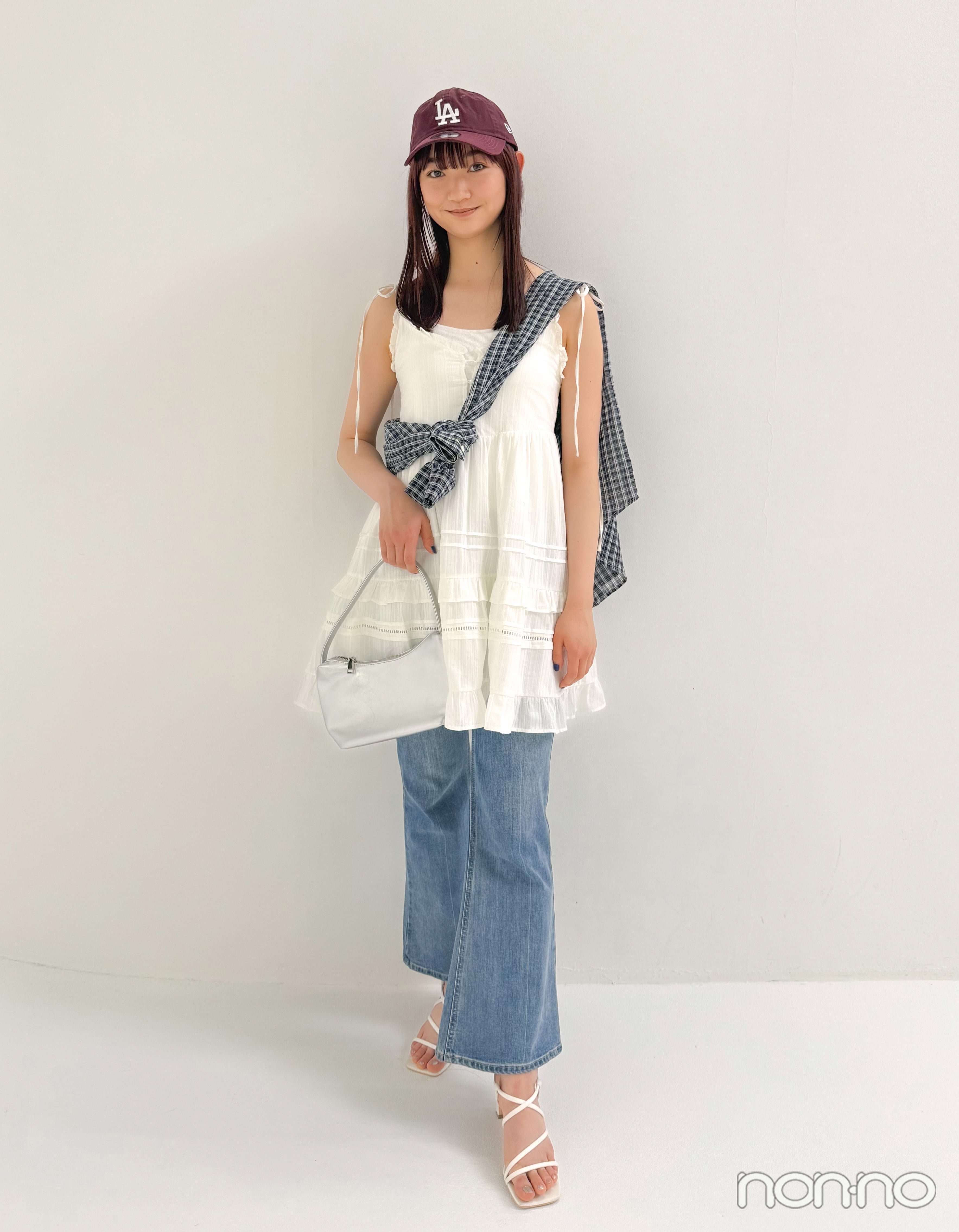 私服を着た小宮山莉渚