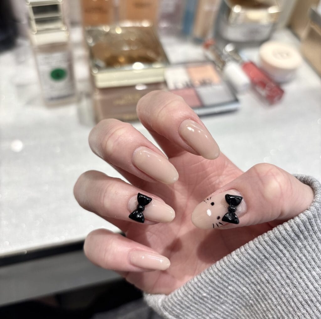 ブラックキティちゃんネイル