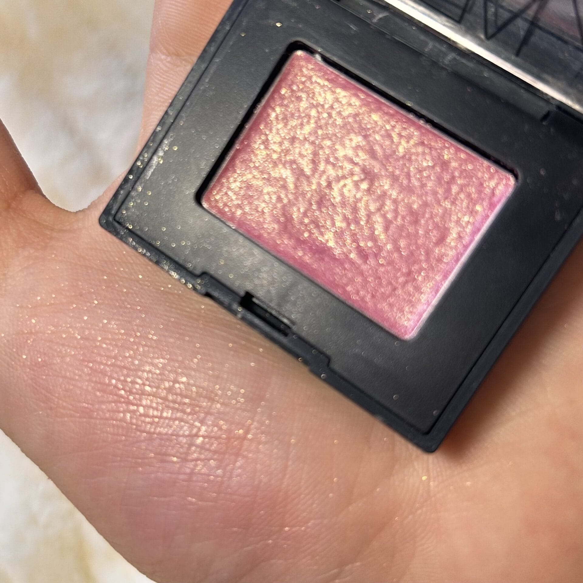 アイシャドウ色味