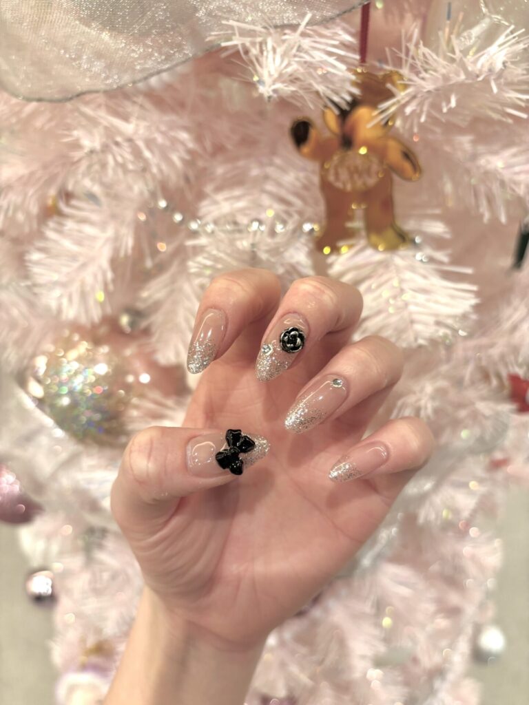 イルミ風ブラックパーツネイル