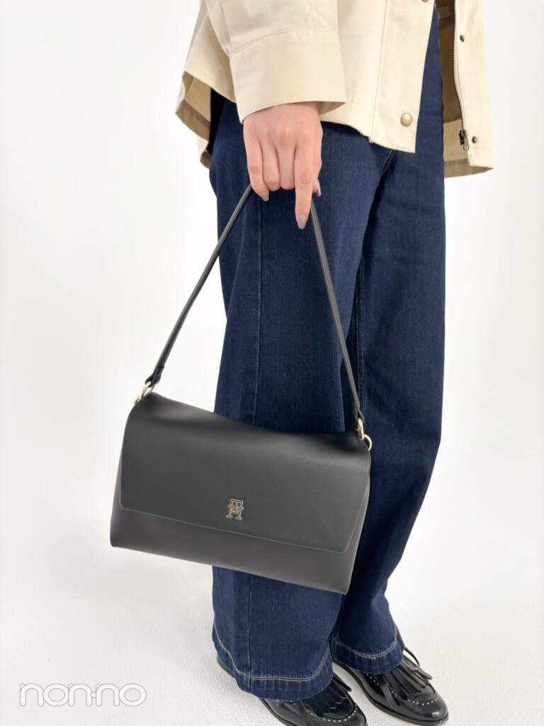 村上なずなの冬私服のバッグ