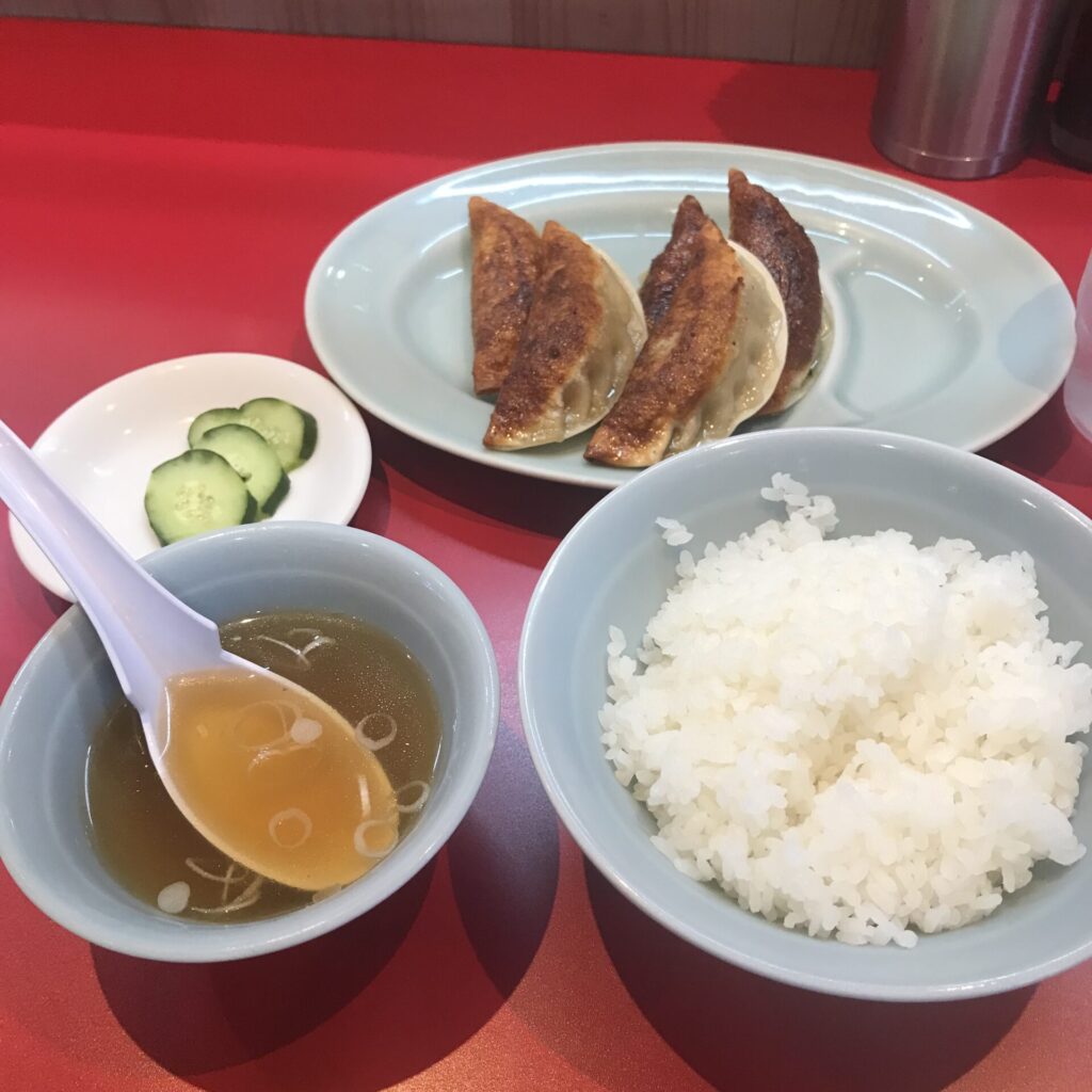俵屋飯店の餃子定食