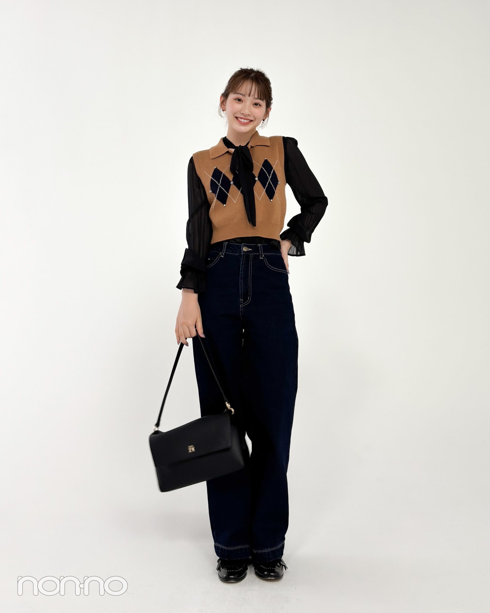 村上なずなの冬私服（全身・アウターなし）