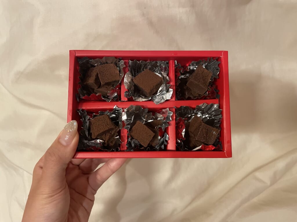 箱に入った生チョコ