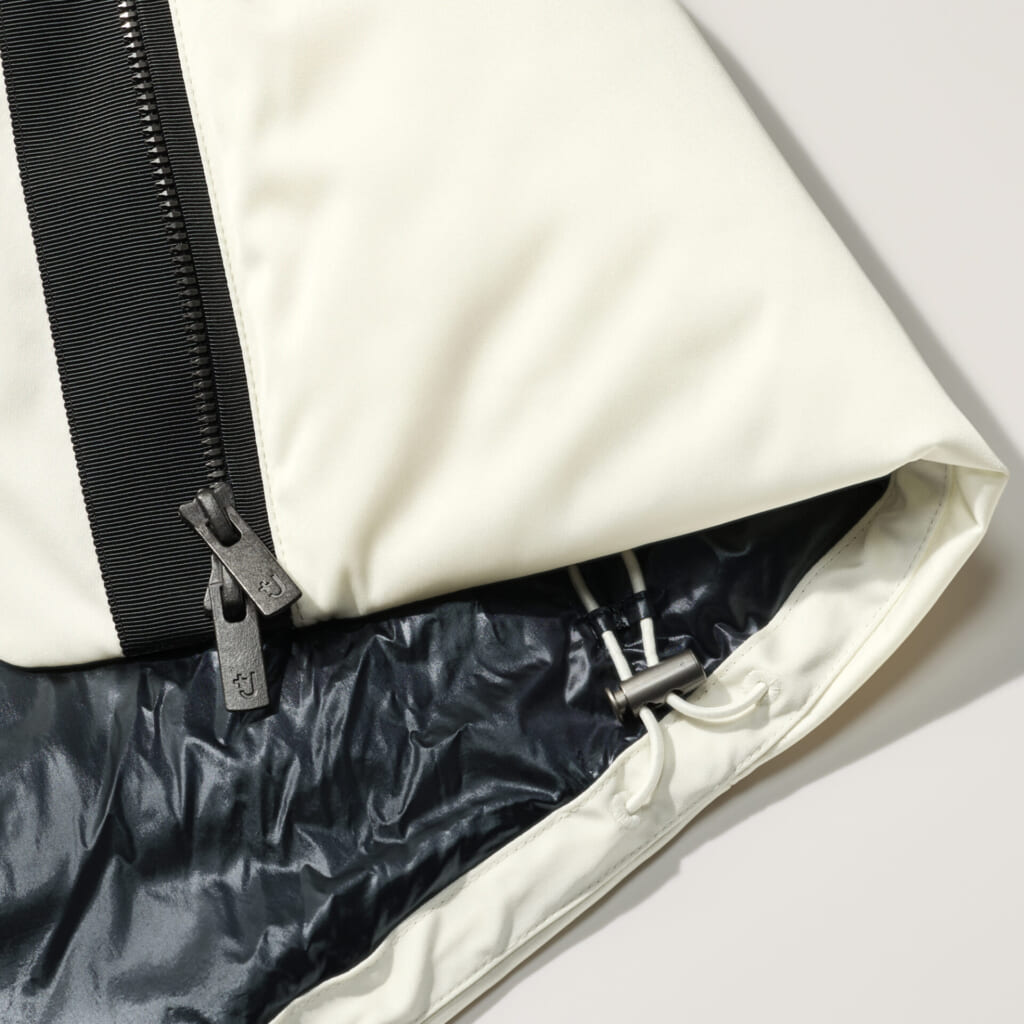 ユニクロ+Jのダウンボリュームジャケットのジップ