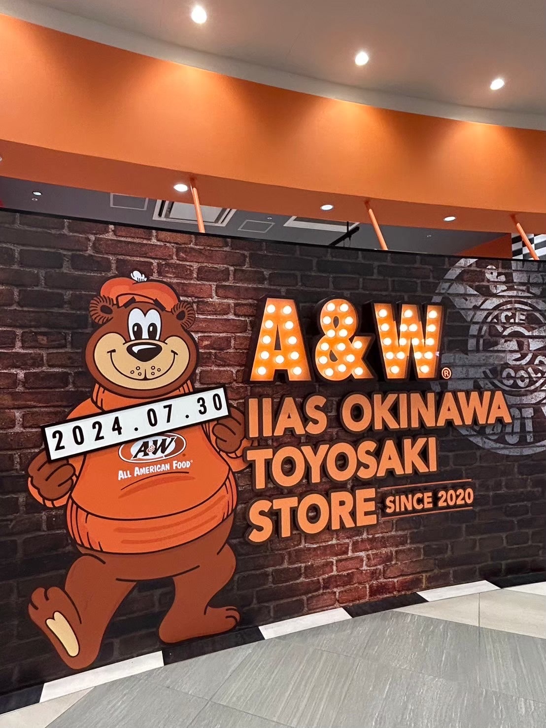 A＆W イーアス沖縄豊崎店