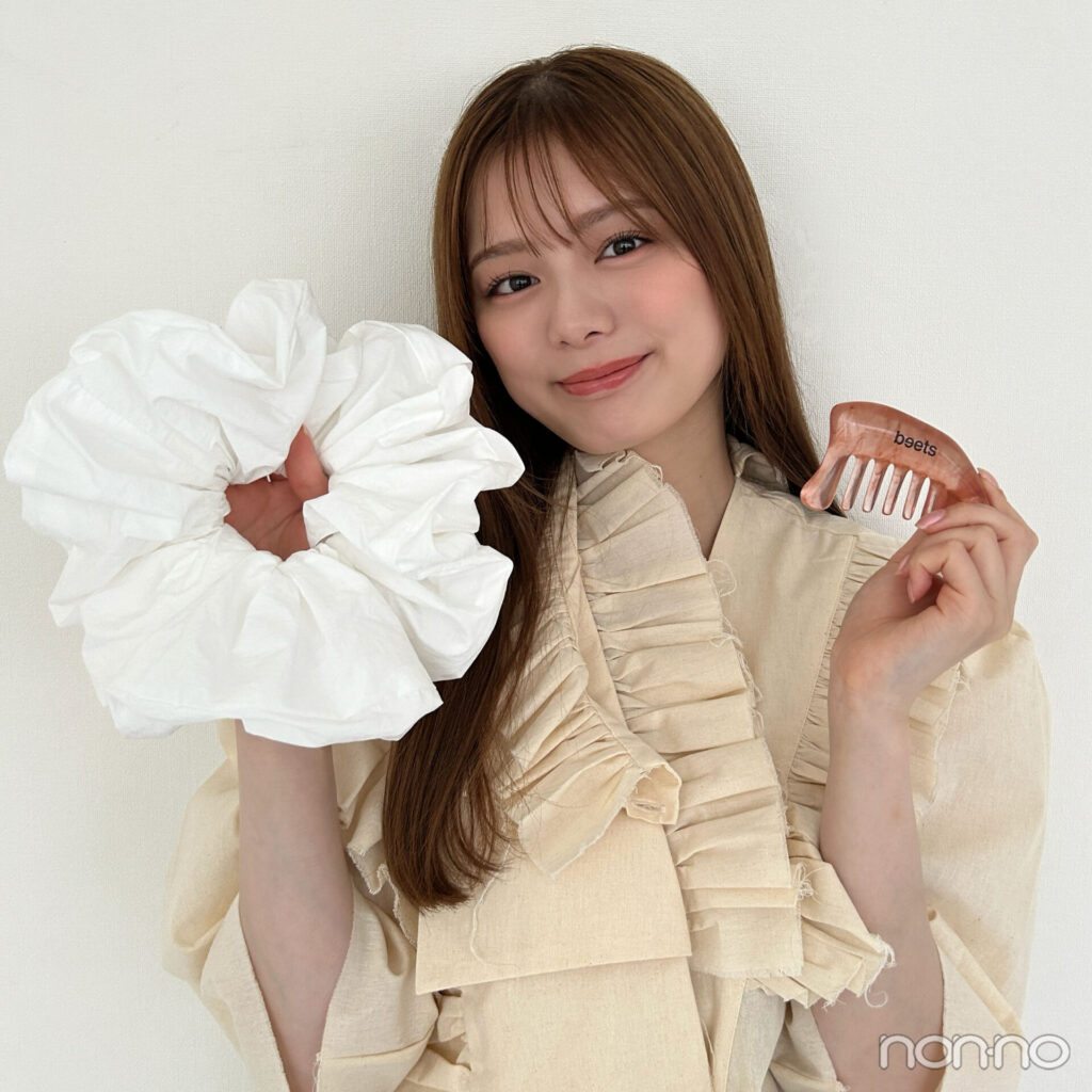 紺野彩夏の最近の購入品のシュシュとかっさ