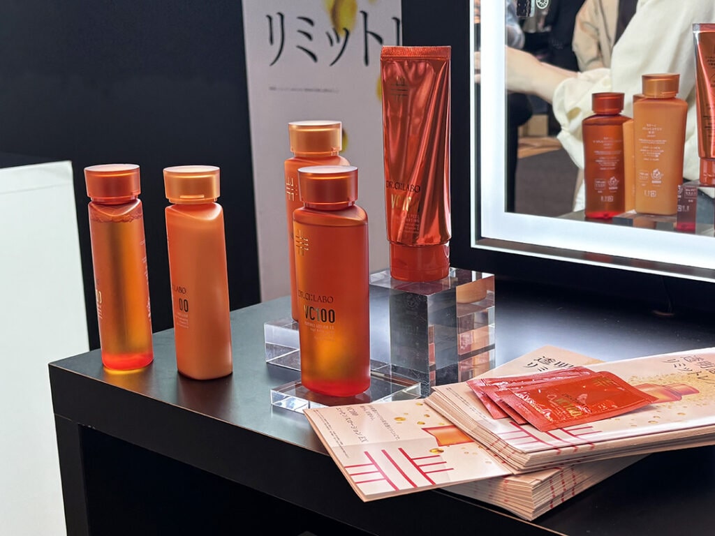 スキンケアライン「VC100」をお試しできるドクターシーラボ®︎のブース
