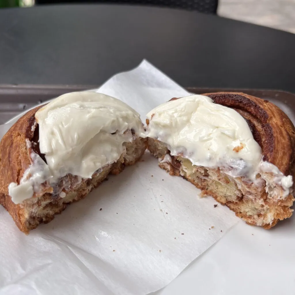 スタバ新作 「シナモンロール」