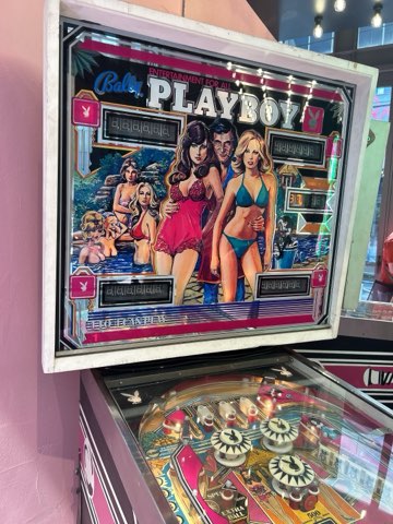 スナイデル青山店　１階