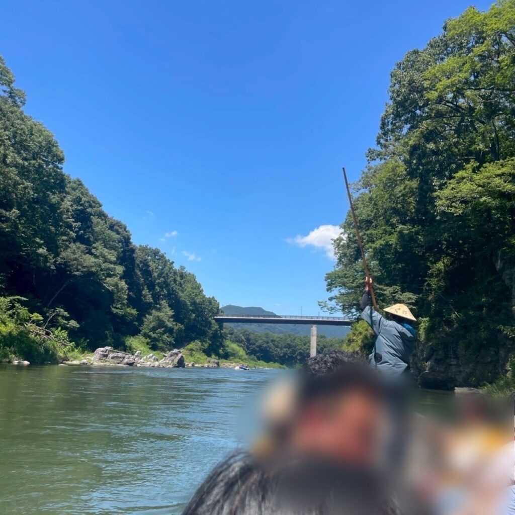 長瀞ライン下りの様子