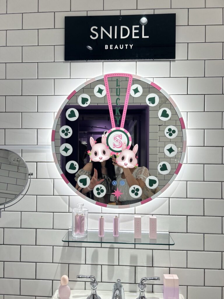 スナイデル青山店　２階 フォトスポット
