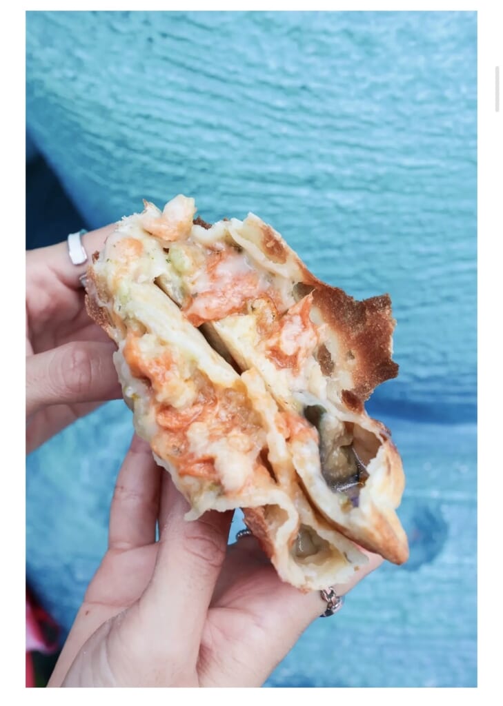 シーフードカルツォーネ