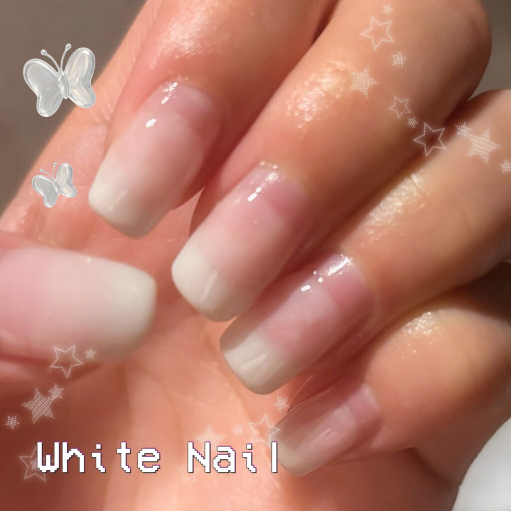 ホワイトグラデーションネイル