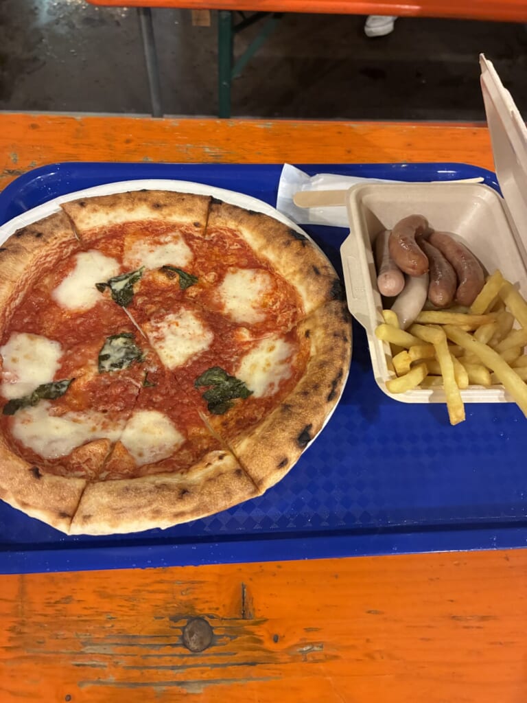 「福岡オクトーバーフェスト2025」「ビールとピザ」