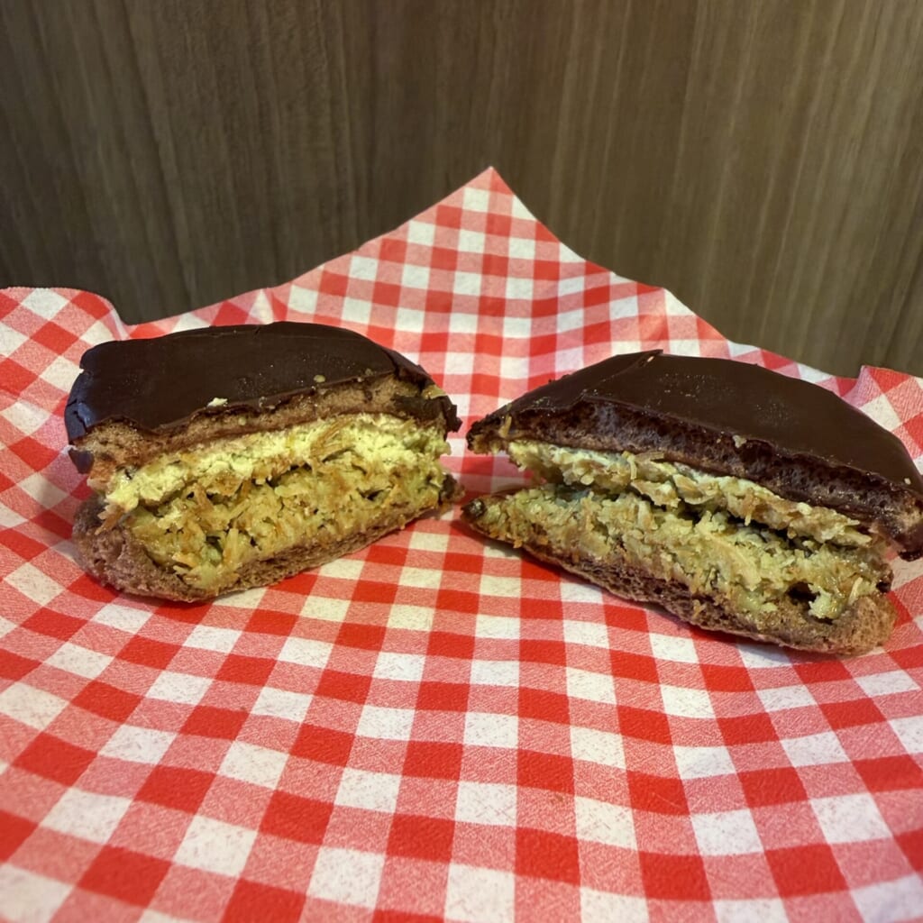 半分に切ったドバイチョコ風サンド