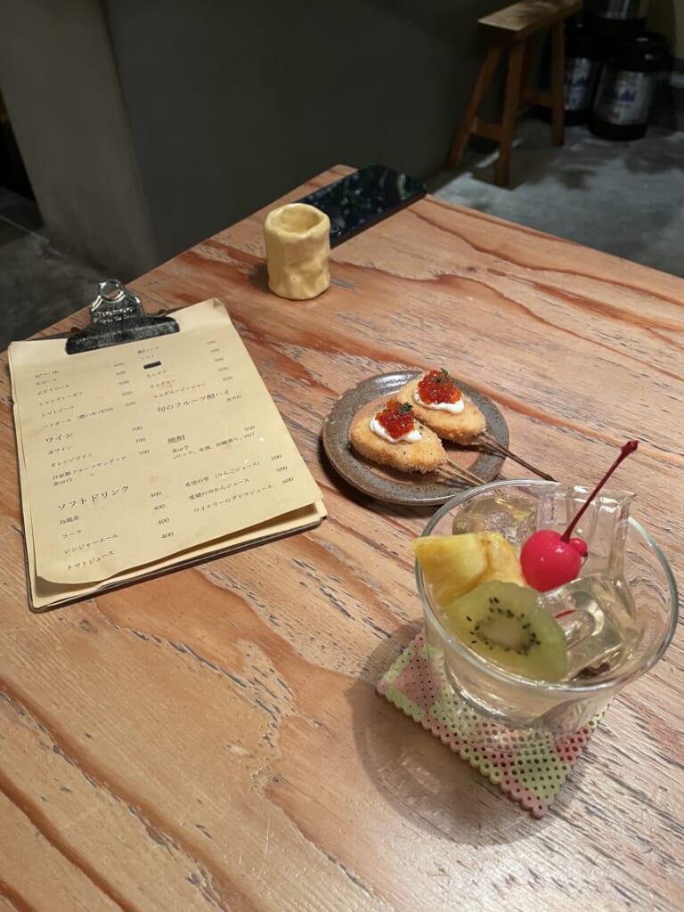 京都　裏スタンド　メニュー　サングリア　サーモン　串