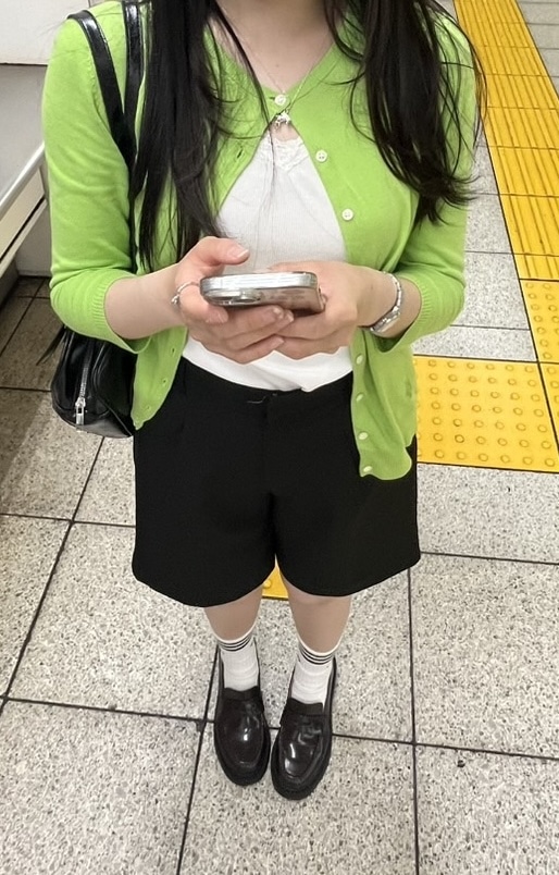 緑と黒のコーデ