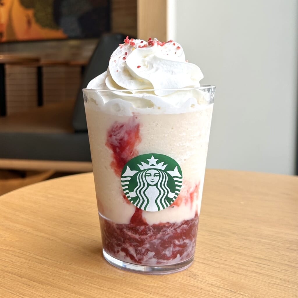 ストロベリー & ジョイフルメドレー ティー フラペチーノ 外観