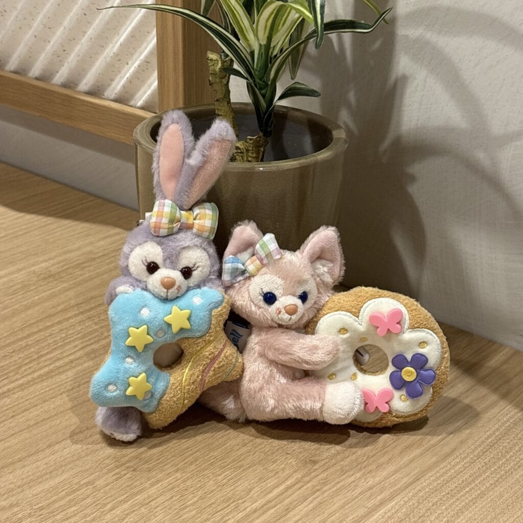 ぬいぐるみバッジ（フィルド・ウィズ・ジョイ）のステラ・ルーとリーナ・ベル