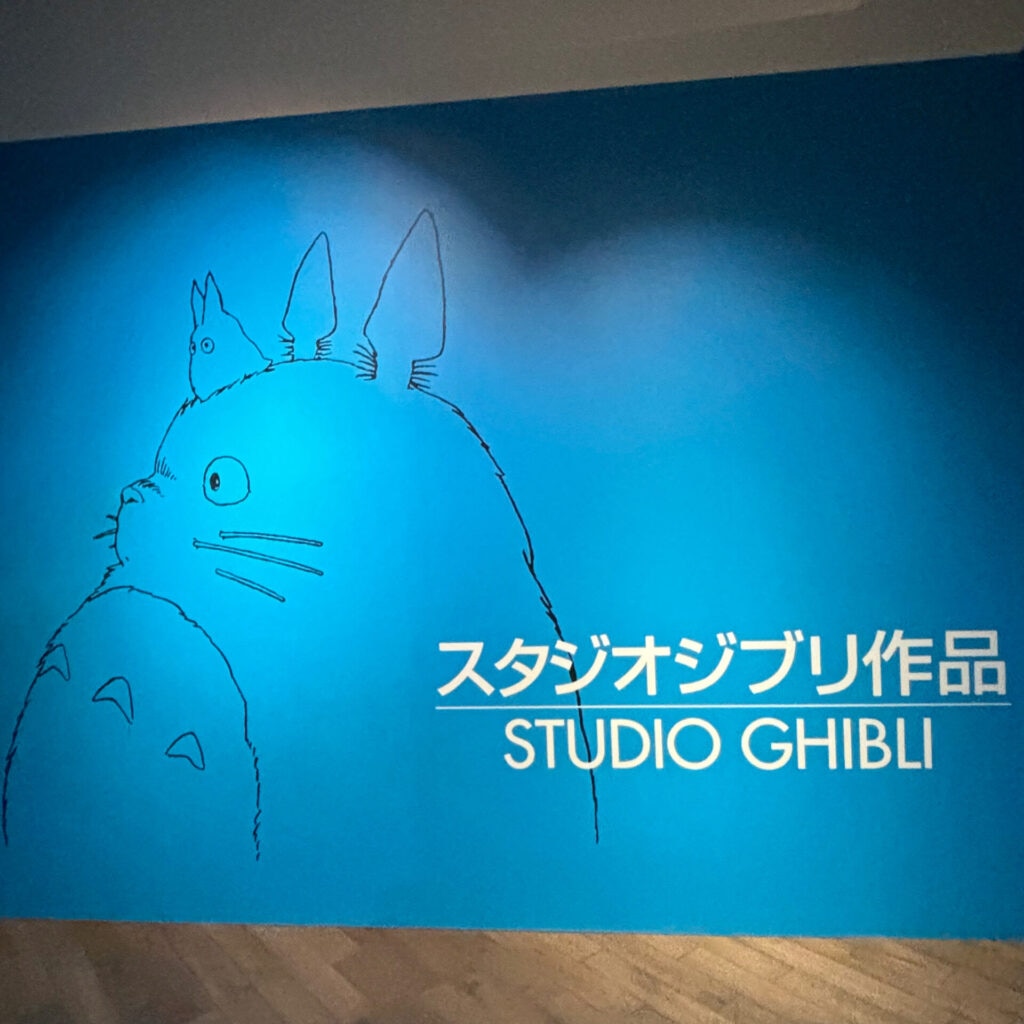 トトロの大きな展示