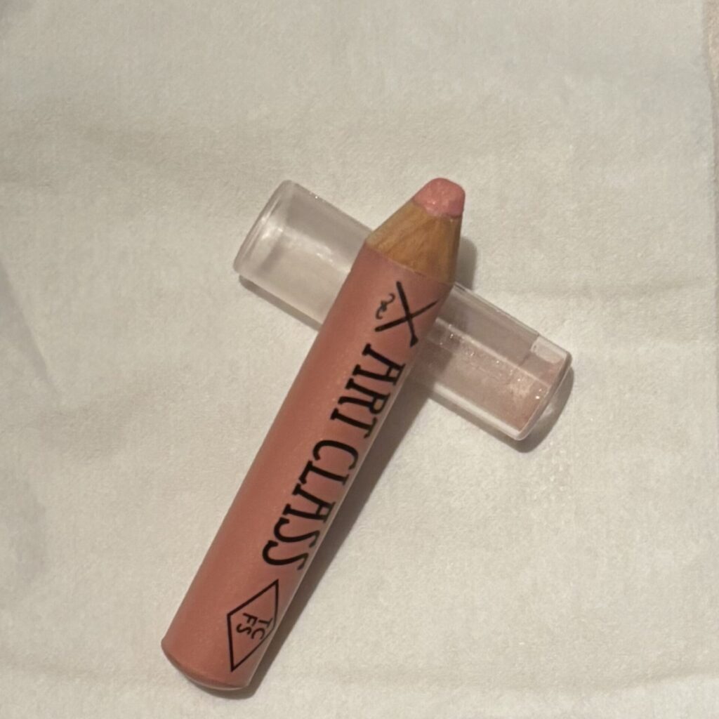 too cool for school のペンシルの実物写真