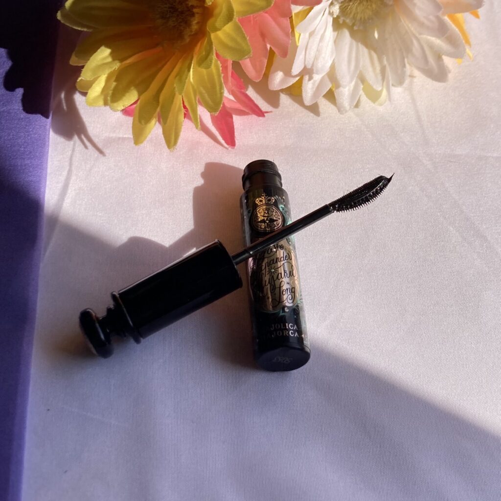 MAJORICA MAJORCA
マスカラ本体とブラシ部分