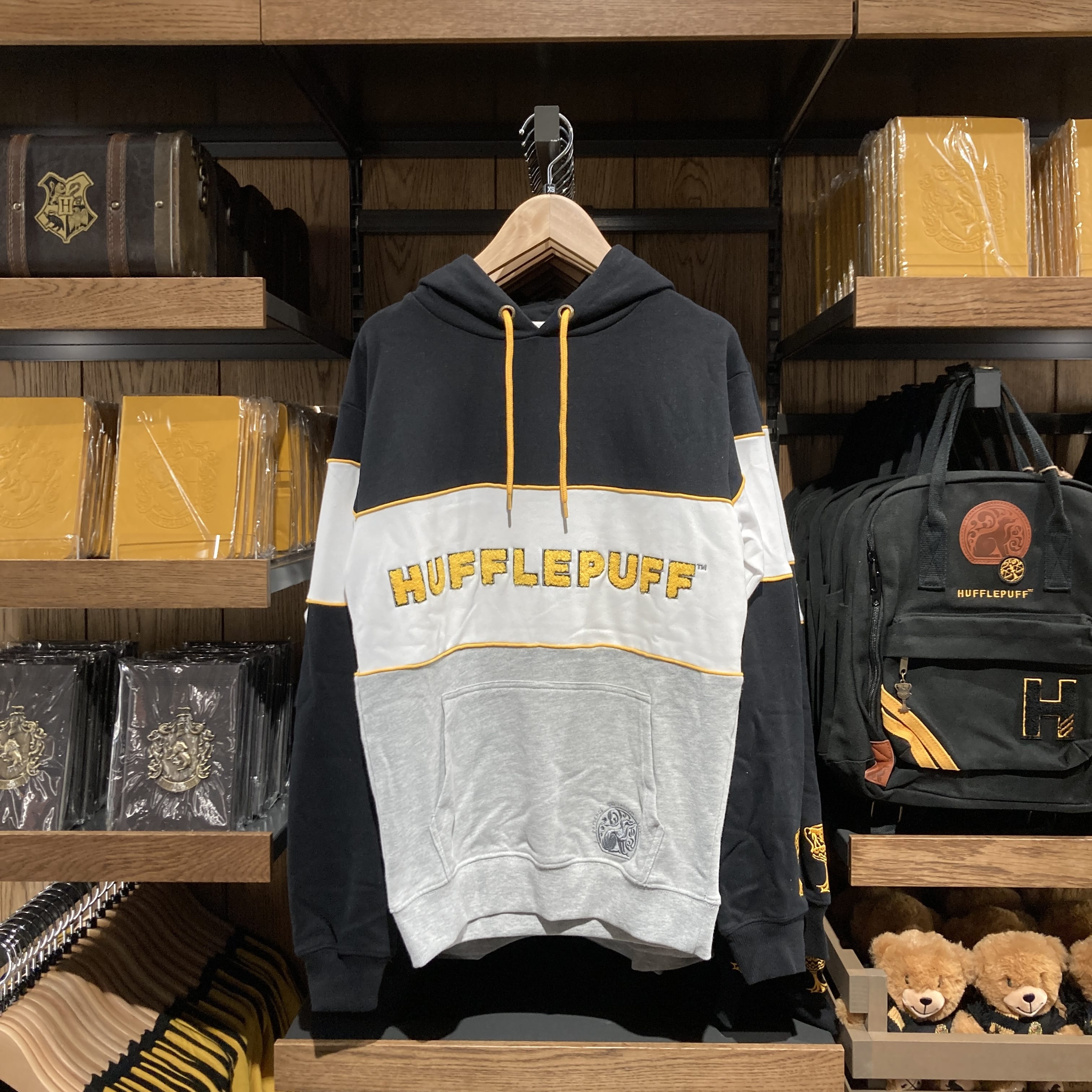 ハッフルパフパーカー正面