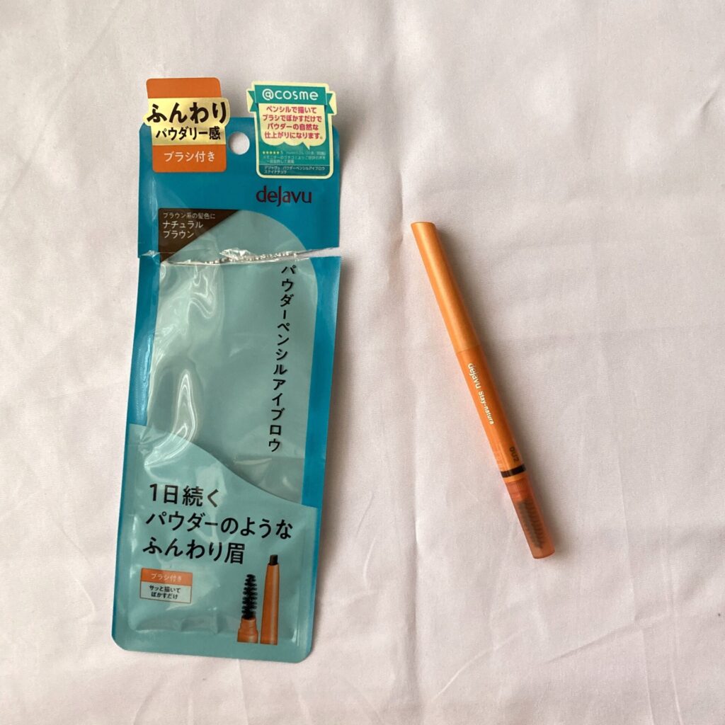 dejavu
パウダーペンシルアイブロウ本体とパッケージ全体