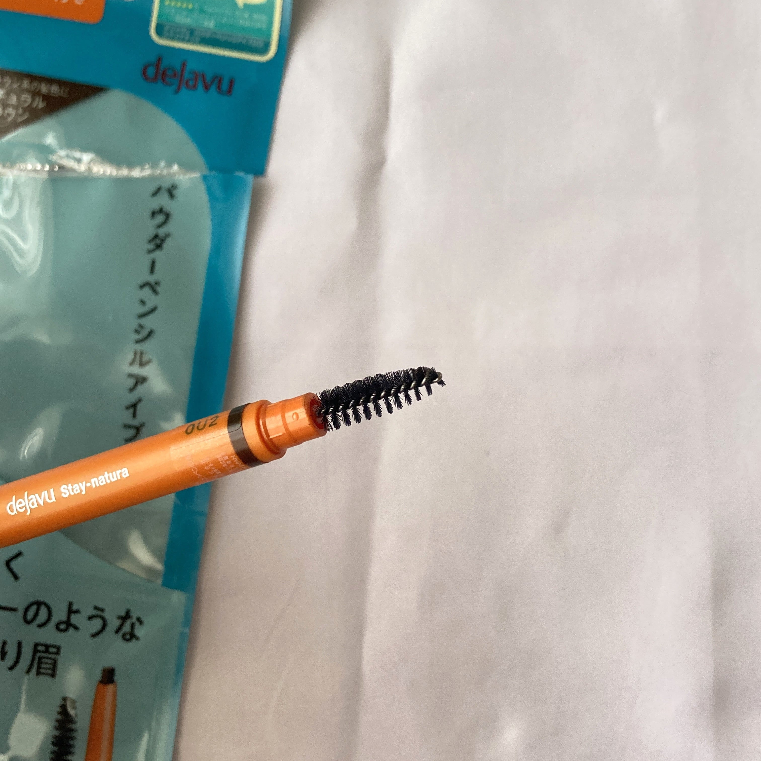 dejavu
パウダーペンシルアイブロウ
ブラシ部分拡大